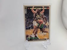 1995-96 Collector's Choice Base Set Vincent Askew #70 card