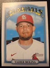 2021 Topps Heritage Yadier Molina #17 card