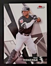 2018 Topps Finest Yoan Moncada #102 card
