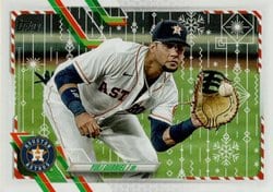 2021 Topps Holiday Base Set Yuli Gurriel #HW51 card